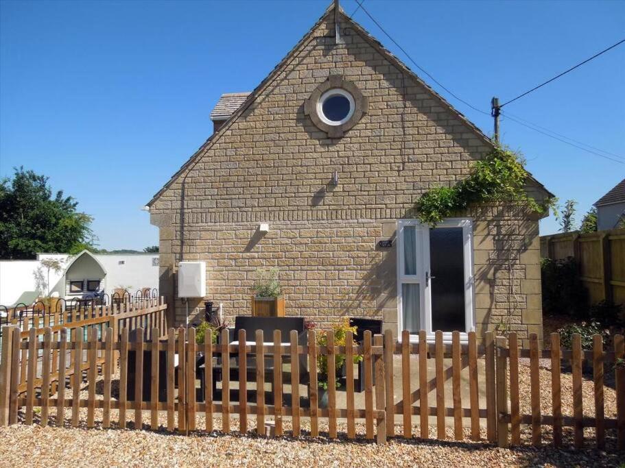 Beautiful 2 Bedroom Guest House With Private Pool In Lacock, Wiltshire Zewnętrze zdjęcie